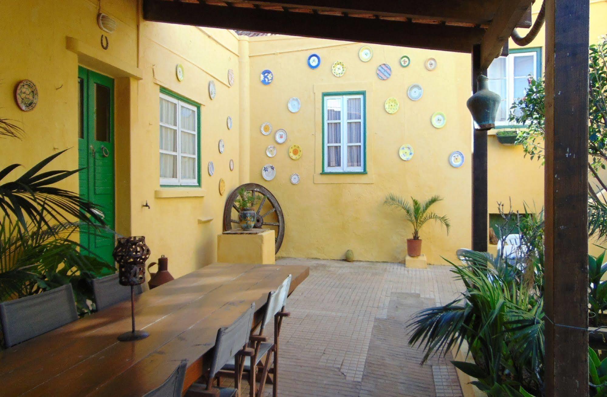 Casa Mestre Guesthouse Вила-ду-Биспо Экстерьер фото