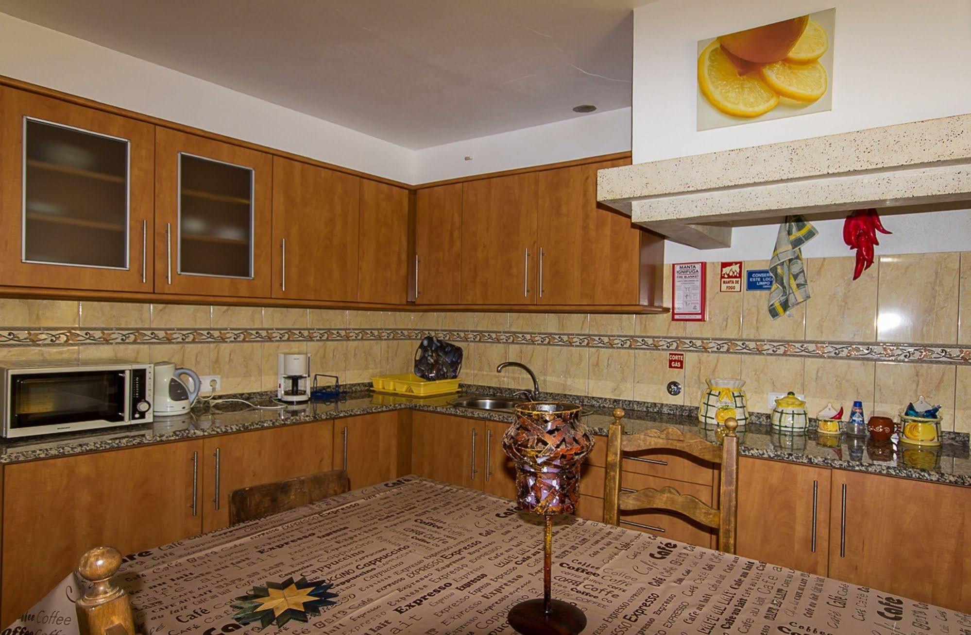 Casa Mestre Guesthouse Вила-ду-Биспо Экстерьер фото